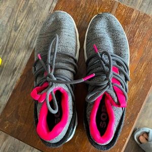 Sorel Sneakers size 9. Pink and Gray